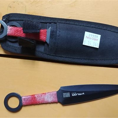 3 Throwing Knives Red Handle