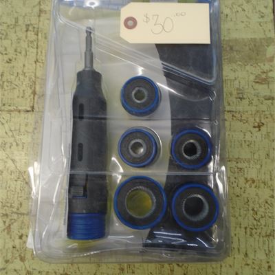 8 pc Quick-Change Wheel Stud Cleaning Tool
